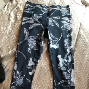 Capri Athleta Leggings